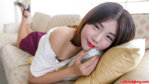 Young Bangkok Ladyboy offers TS Seduction in debut hardcore video
